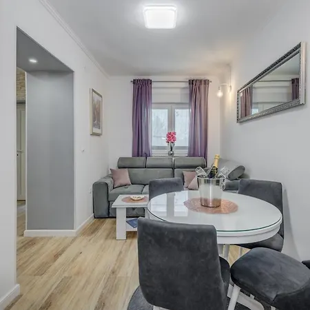 Apartment Da Da *